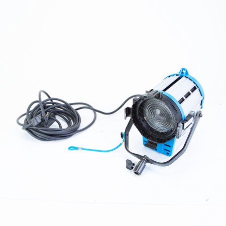 Arri Junior 1000 Plus Tungsten Fresnel Light with 5" Lens, 1000 Watt, 120 Volts AC.