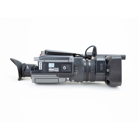 USED Sony DSR-PD170 3-CCD Mini DVCAM/Mini DV Camcorder.