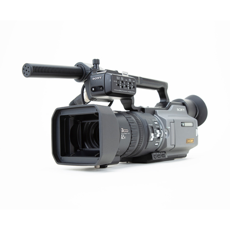 USED Sony DSR-PD170 3-CCD Mini DVCAM/Mini DV Camcorder.