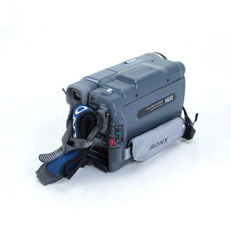 USED Disc. CD-TRV-128 Hi-8 Camcorder with 2.5