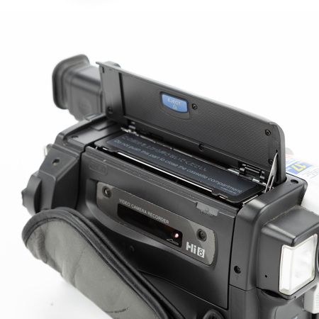 USED Sony CCD-TRV68 Hi8 Handycam Camcorder 20x Optical Zoom