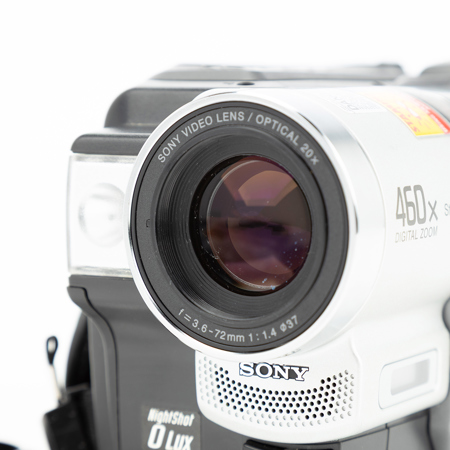 USED Sony CCD-TRV68 Hi8 Handycam Camcorder 20x Optical Zoom