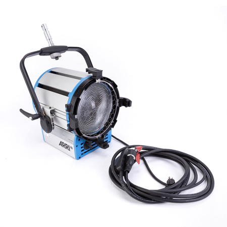 Arri True Blue ST-2 2000W Studio Fresnel Light, Stand Mount (120-240VAC)
