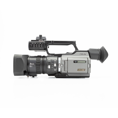 Sony DSR-PD170 3-CCD Mini DVCAM/Mini DV Camcorder.