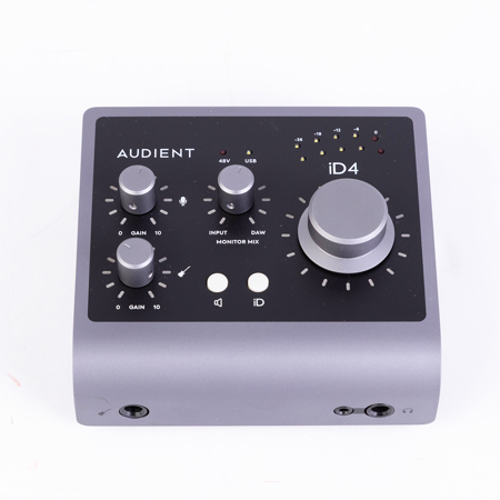 Audient iD4 USB 2-in/2-out High Performance Audio Interface