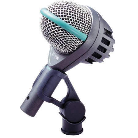 AKG CSS Series D22/XLR Dynamic Instrument Microphone with 16' XLR to XLR Cable