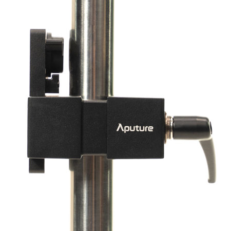 Aputure LS C300d II Daylight LED Light (A-mount) APA0129A2F Aputure LS C300d II Daylight LED Light (A-mount) APA0129A2F
