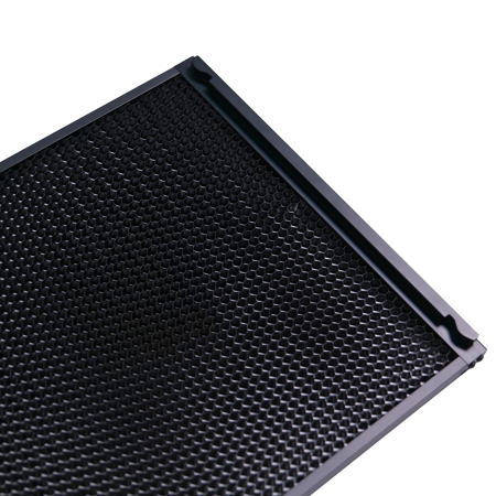 Aputure NOVA P600c 45  Metal Grid