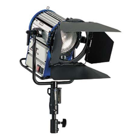 ARRI Compact 1200 HMI Fresnel Light with 6.89in Lens