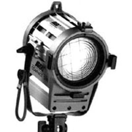 ARRI Compact HMI Fresnel Lighting Kit with 6.89" Fresnel Head, Ballast and Cable, 1,200 Watts, 120 / 220 Volts, 6000°K.