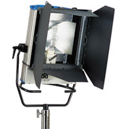 ARRI X40/25 HMI Flood Lighting Kit with Head, A.C. Ballast and Cable, 2,500 Watt/4,000 Watt, 120 / 220 Volts, 6000°K.