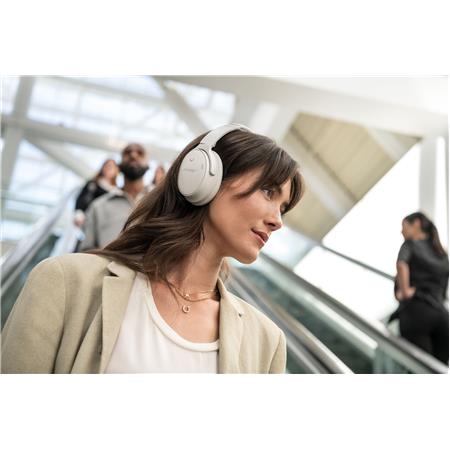 Bose QuietComfort Headphones Noise Cancelling Over-Ear Wireless Bluetooth  Earphones, White Smoke 