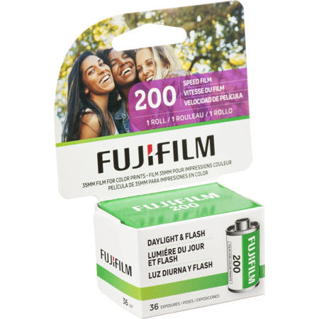 Fujifilm 35mm Color Negative Roll Film, 200 ISO, 36 Exposures (Expired - Oct 2025)