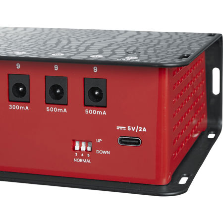 Gator Cases 2300mA Power Supply with 12 Isolated Outputs