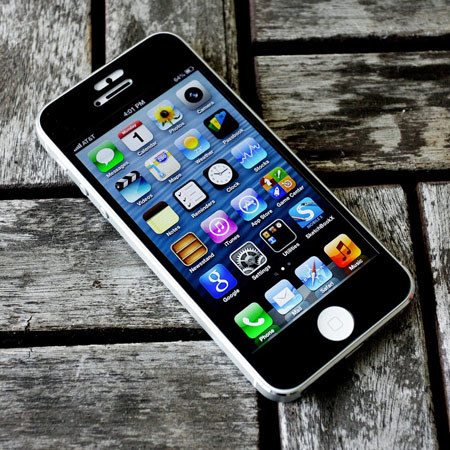 Good Gadget Anti-Glare Glass Guard Screen Protector for iPhone 5 (Black)