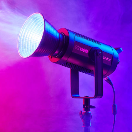 Godox SZ150R Zoom RGB LED Video Light (2500-6500K, 150W) SZ150R Godox SZ150R Zoom RGB LED Video Light (2500-6500K, 150W) SZ150R
