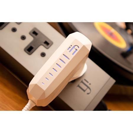 iFi AUDIO iPower X 5V 3A Universal Power Adapter 306039 5V iFi AUDIO iPower X 5V 3A Universal Power Adapter 306039 5V