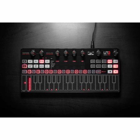 IK Multimedia UNO Synth Pro Black Edition Desktop Paraphonic