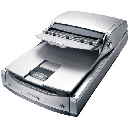 Microtek ScanMaker i700 Office Edition Flatbed Scanner, 9600 x 4800-dpi, Hi-Speed USB 2.0 & Firewire Interface.
