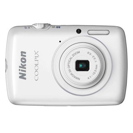Nikon Coolpix S01 Dig.Camera,White,Bundle w/Case,Jr.Flex Tripod,Screen Protector