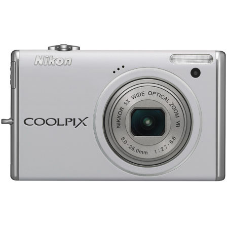 Nikon Coolpix S640 12.2 MP 5X Zoom Camera, White