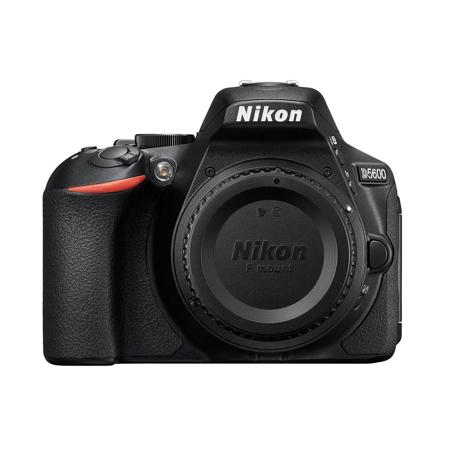 Nikon D5600 DSLR with 18-140mm DX VR Lens