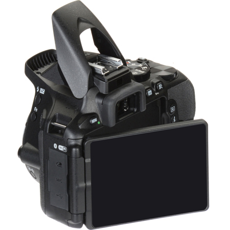 Nikon D5600 ボディ Amazon.com : D5600 DX-format Digital SLR Body : Electronics