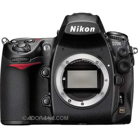Nikon D700 Digital SLR Camera w/70-300mm VR Lens USA