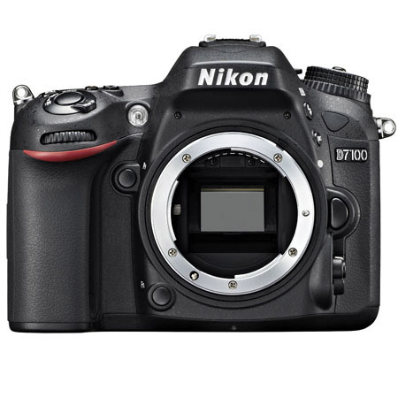 Nikon D7100 DSLR Body with Free Accessories
