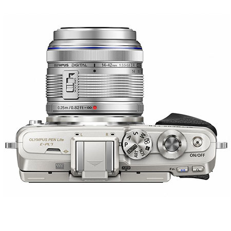 Olympus E-PL7 Mirrorless Camera with 14-42mm 2R Lens - Silver