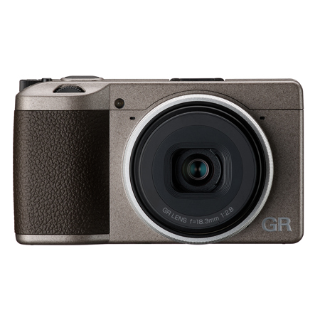 Top 6 Alternatives to the Ricoh GR III in 2024