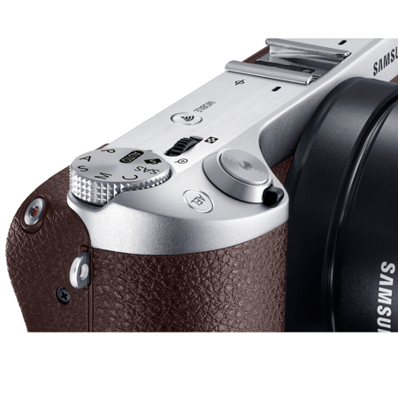 Samsung NX500 Interchangeable Lens Camera with 16-50mm Power Zoom