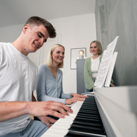 Kawai CN201 88-Key Digital Piano with Responsive Hammer III, Premium Satin White