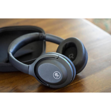 Mackie MC-60BT Noise-Canceling Wireless OverEar Headphones,Wireless Charging Pad