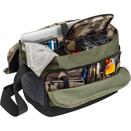 Manfrotto Street Messenger Bag for DSLR Camera with Additional Lens