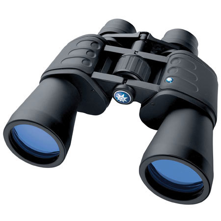 Meade 7 - 21 x 40 Zoom TravelView, Weather Resistant Porro Prism Binocular with 5.3 Degree Angle of View at 7x