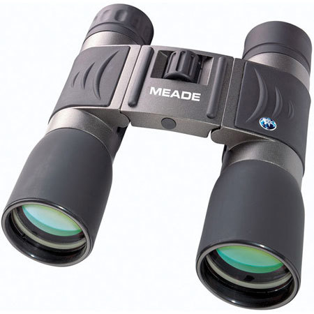 Meade 8x32 Travel Series, Weather Resistant Roof Prism Binocular with 5.9 Degree Angle of View.