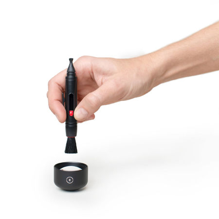 Moment Mobile Lens Cleaning Pen, Black