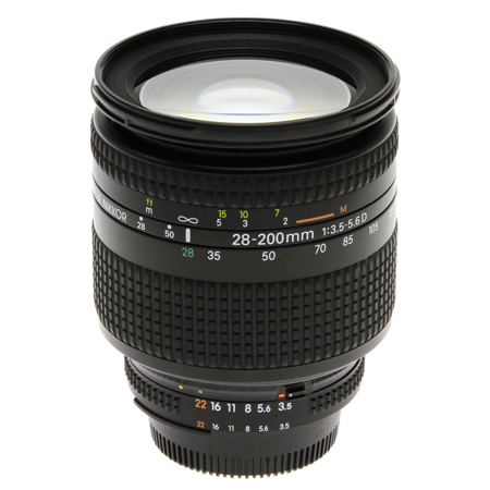 Nikon 28-200mm f/3.5-5.6D IF AF Wide Angle Telephoto Nikkor Zoom Lens
