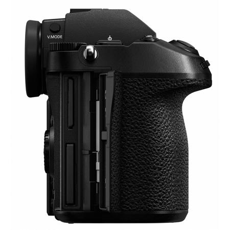 Panasonic LUMIX DC-S1 Mirrorless Digital Camera Body
