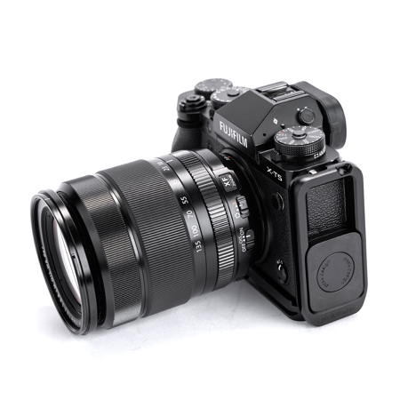 Peak Design Field Bracket for Fujifilm X-T5 Camera