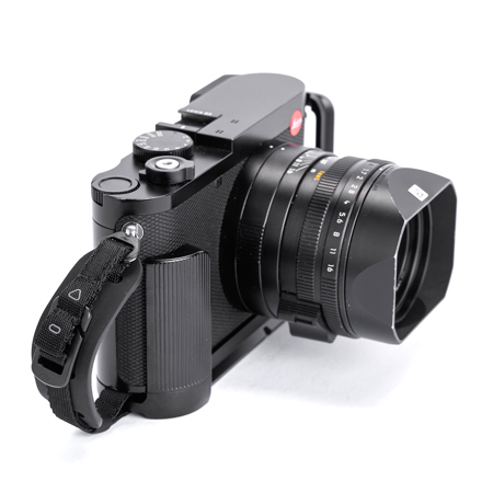 Peak Design Field Bracket with Grip for Leica Q3 Camera