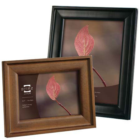 Prinz Williamsburg Wood Frame, for a 5x7" Photograph, Color: Dark Walnut.