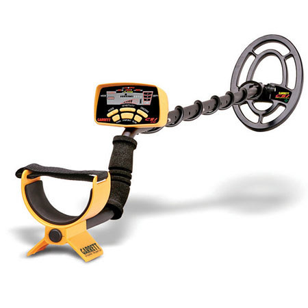 Safariland CSI 250 Ground Search Metal Detector with 6.5x9" Coil & Headphones