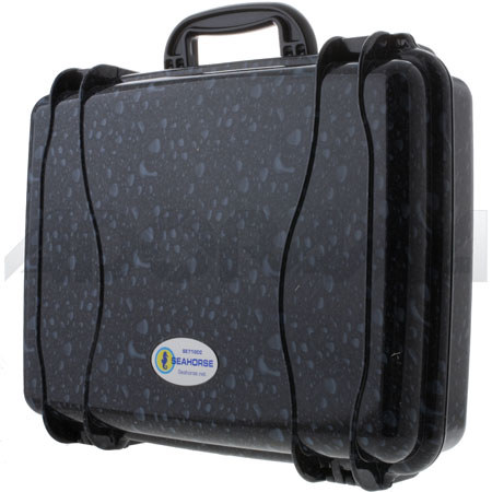 Seahorse SE-710CC Waterprf Laptop Case, Wire Seals, Fits up to 17" Laptop, Black