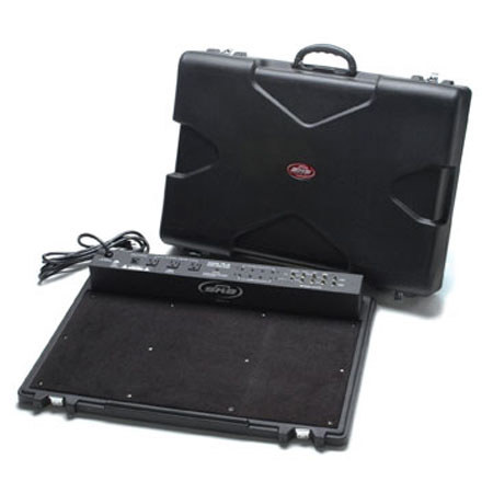 SKB Professional Powered Large Pedalboard System
