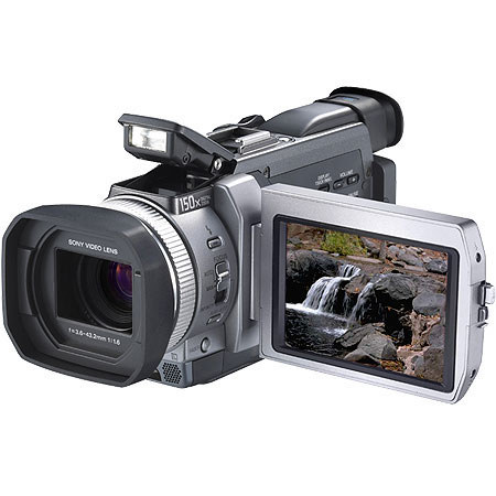 Sony Disc. CR-TRV950 Digital Mini DV 3-CCD Camcorder, 12x Optical/ 150x Digital Zoom, 1.0 Megapixel