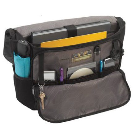 Solo VTR525-4 17.3" Laptop Messenger Bag, Black