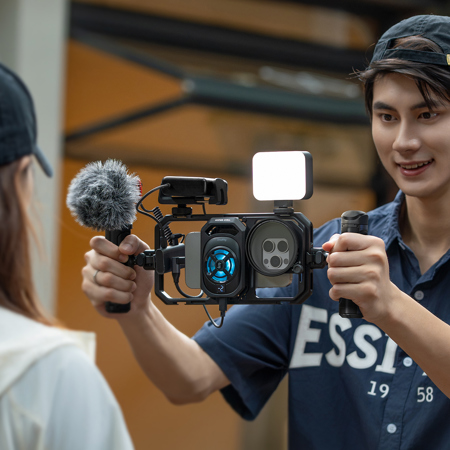 Gabbia Termica Universale Per Smartphone SMALLRIG 5275 - Design Ergonomico Per Riprese Video Comode