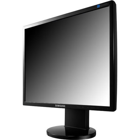 Samsung 743BX 17" LCD Computer Monitor, 1280 x 1024 Resolution, 7000:1 Dynamic Contrast Ratio, 300 cd/m Brightness, Glossy Black Finish